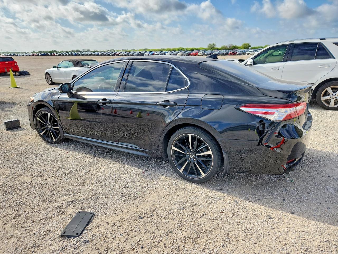 2020 TOYOTA CAMRY XSE — снимка 2