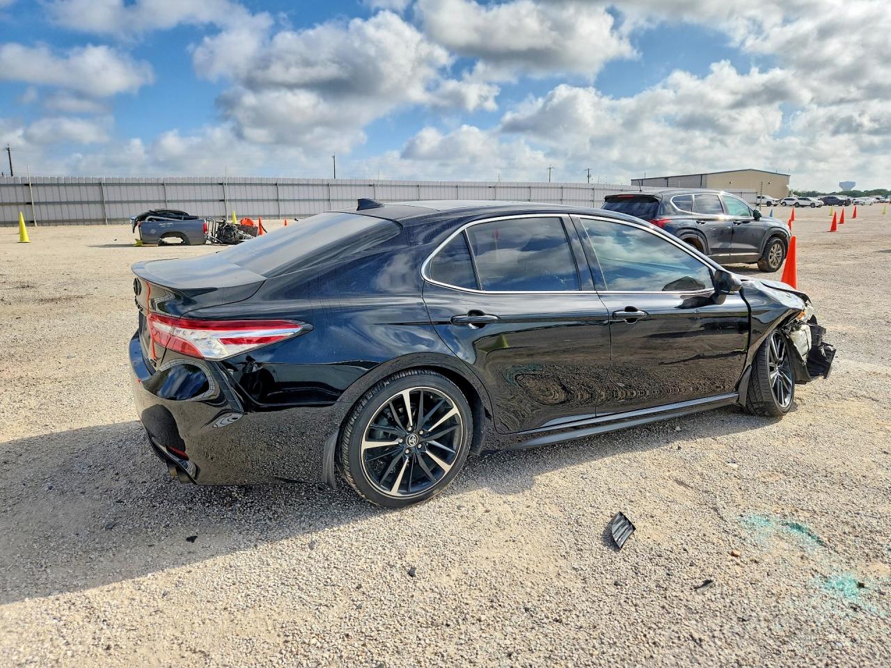 2020 TOYOTA CAMRY XSE — снимка 3