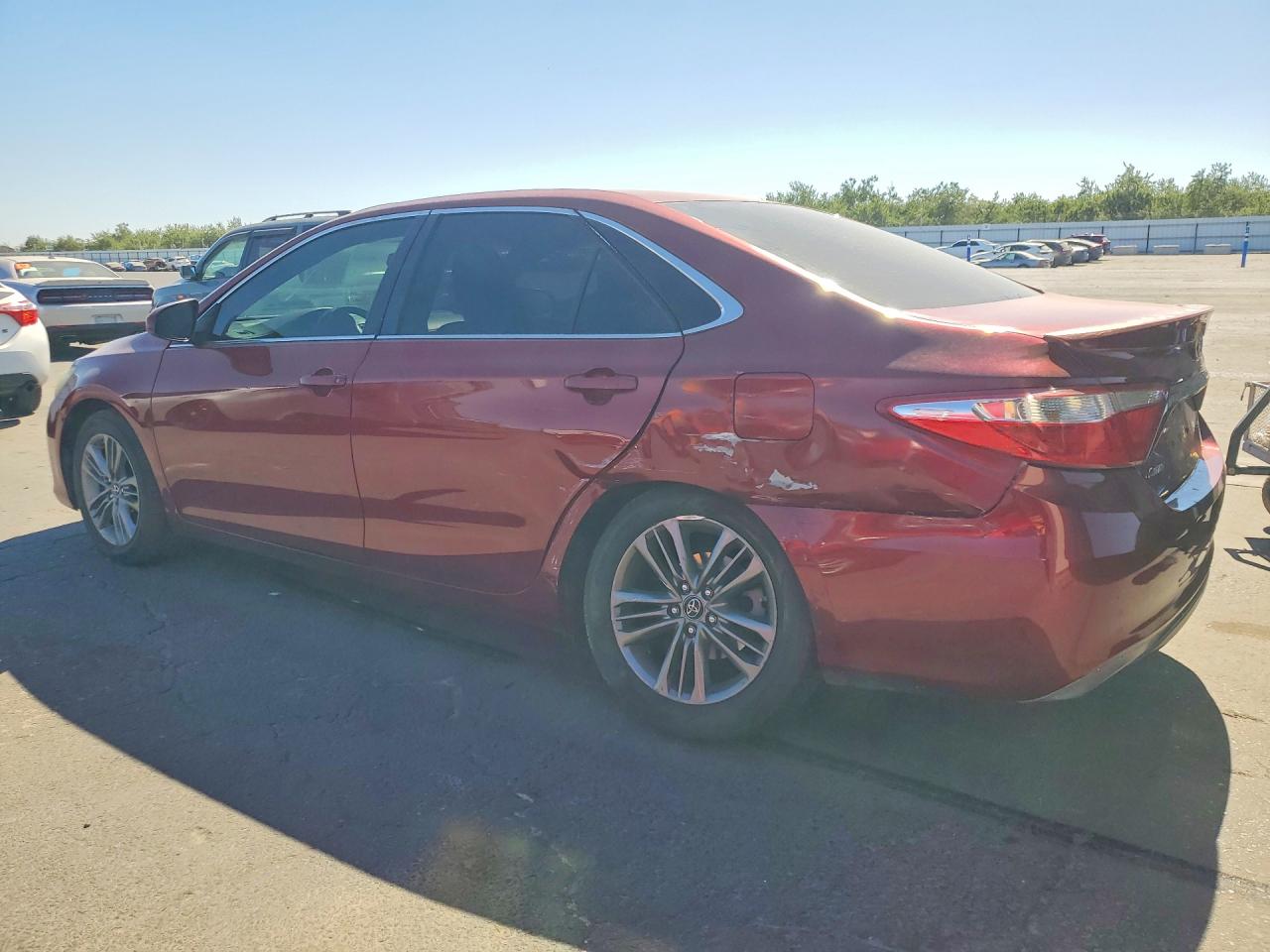 2016 TOYOTA CAMRY SE — снимка 2