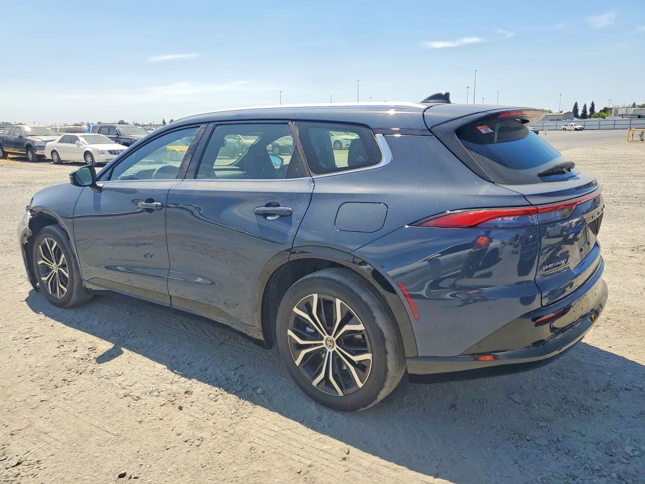 2025 TOYOTA CROWN SIGNIA XLE — снимка 2
