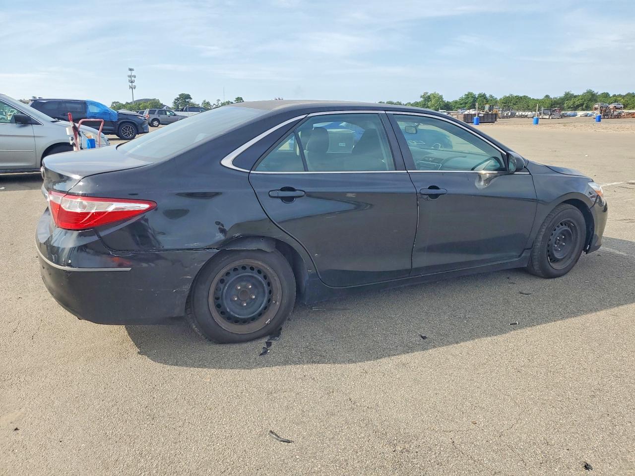 2015 TOYOTA CAMRY LE — снимка 3