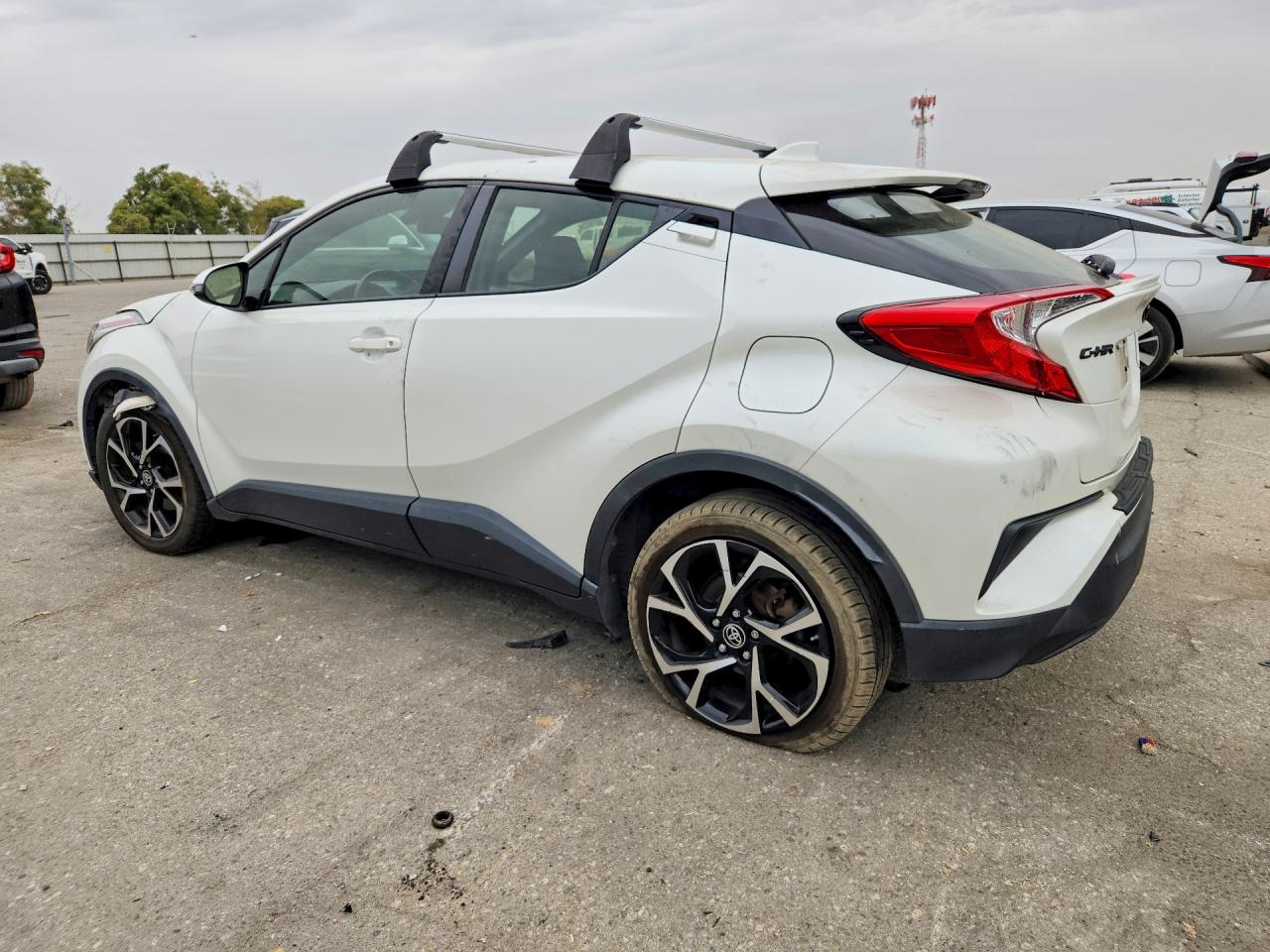 2021 TOYOTA C-HR XLE — снимка 2