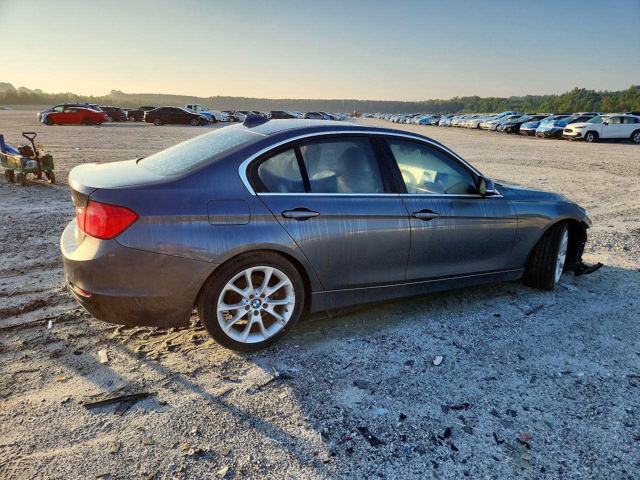 2015 BMW 320 I — снимка 3