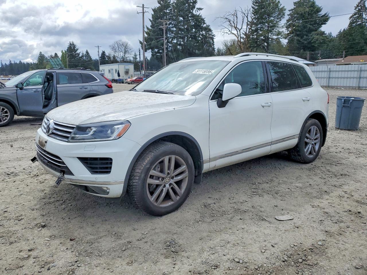 2016 VOLKSWAGEN TOUAREG SPORT