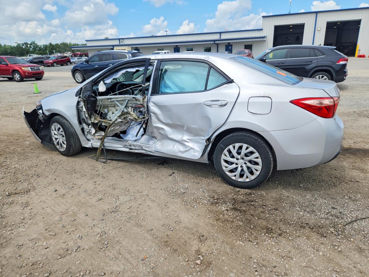 2018 TOYOTA COROLLA LE — снимка 2