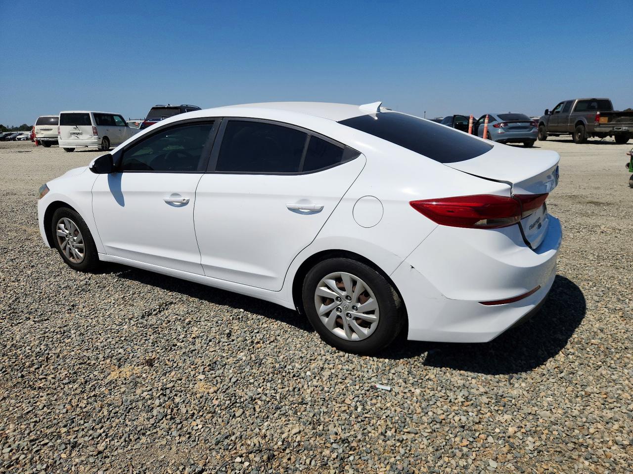 2017 HYUNDAI ELANTRA SE — снимка 2