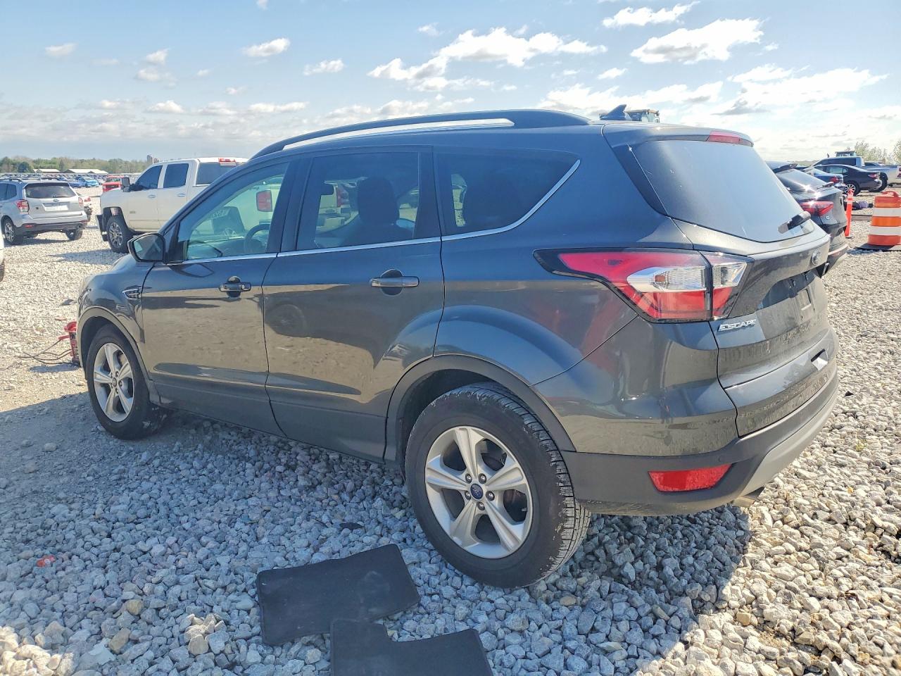2018 FORD ESCAPE SE — снимка 2