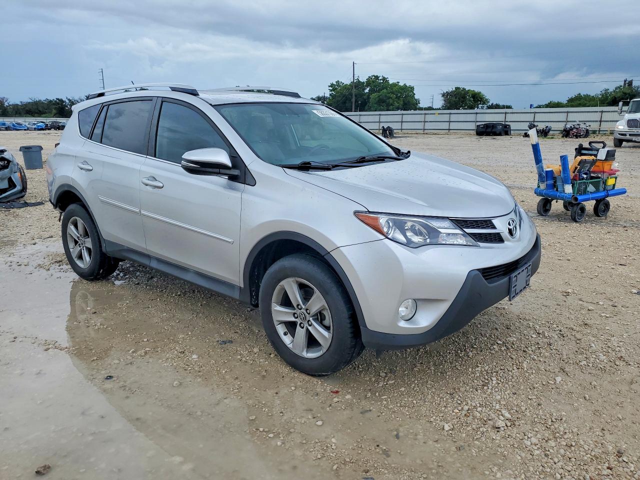 2015 TOYOTA RAV4 XLE — снимка 4