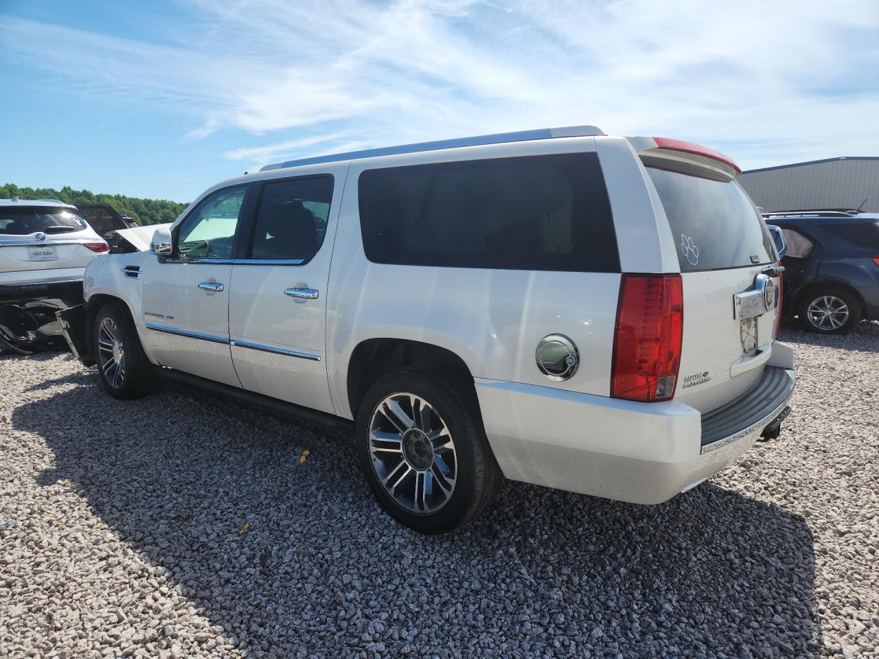 2013 CADILLAC ESCALADE ESV PLATINUM — снимка 2