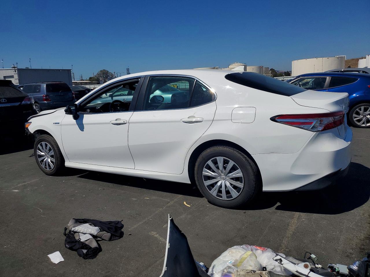 2020 TOYOTA CAMRY LE — снимка 2