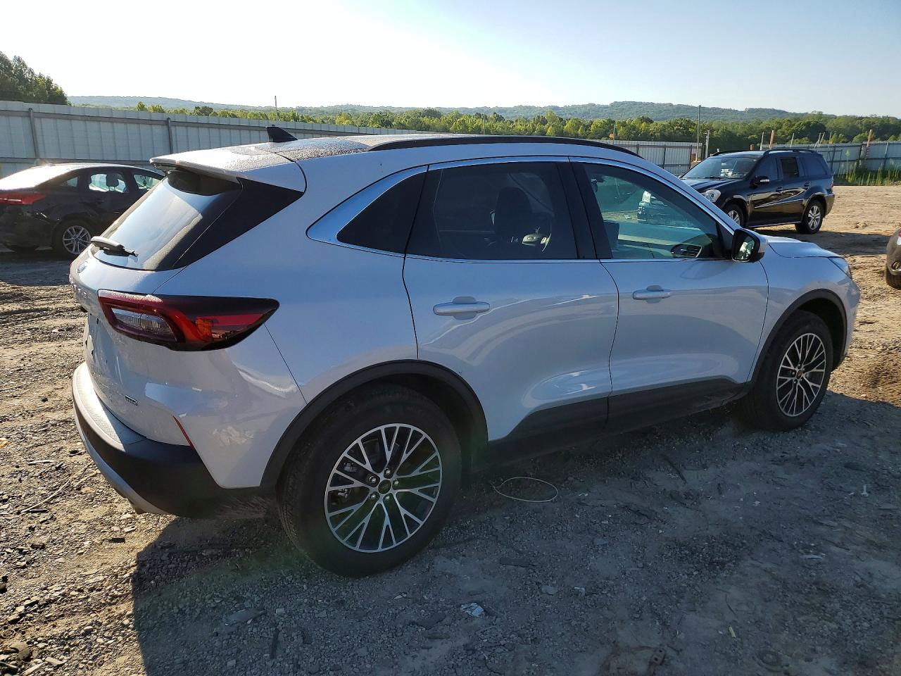 2026 FORD ESCAPE HYBRID — снимка 3