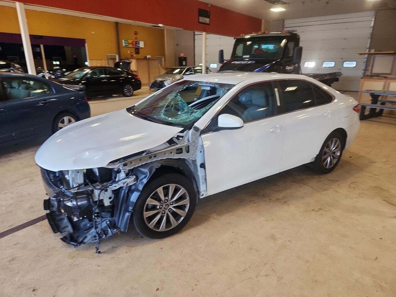 2016 TOYOTA CAMRY XLE