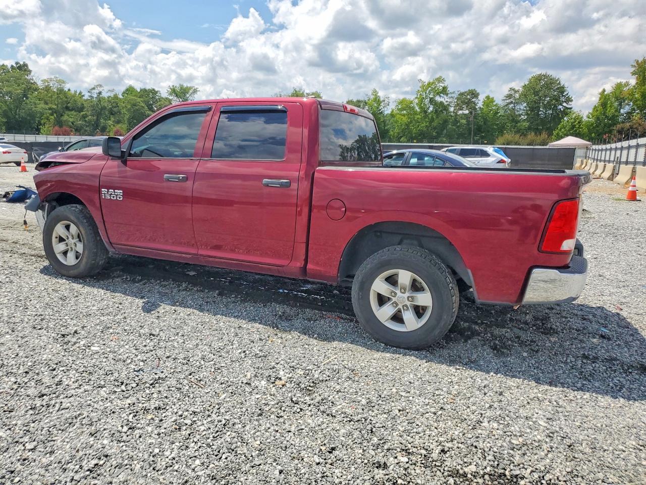 2017 RAM 1500 ST — снимка 2