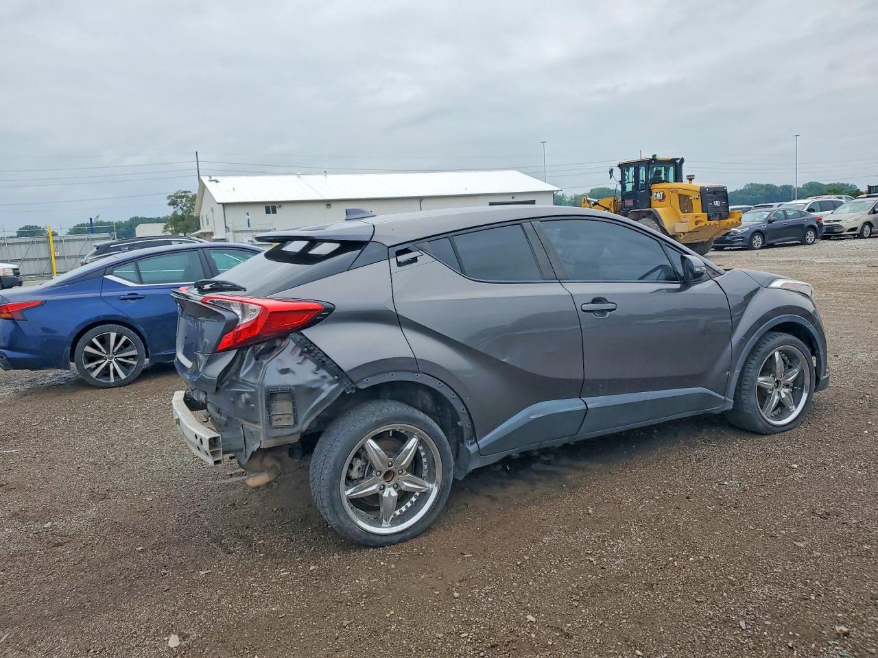 2019 TOYOTA C-HR LE — снимка 3