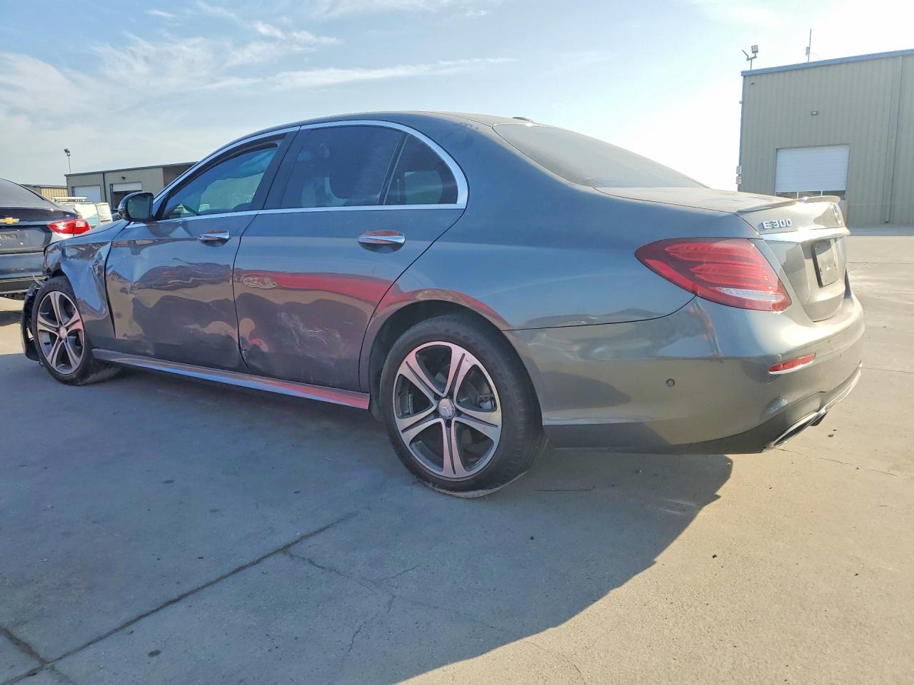 2017 MERCEDES-BENZ E 300 — снимка 2