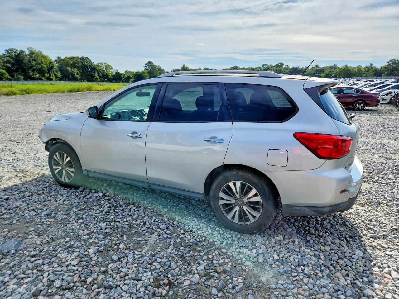 2017 NISSAN PATHFINDER SV — снимка 2