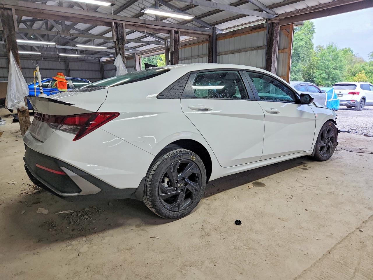 2026 HYUNDAI ELANTRA SEL SPORT — снимка 3