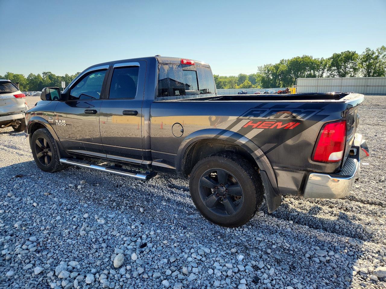 2016 RAM 1500 SLT — снимка 2