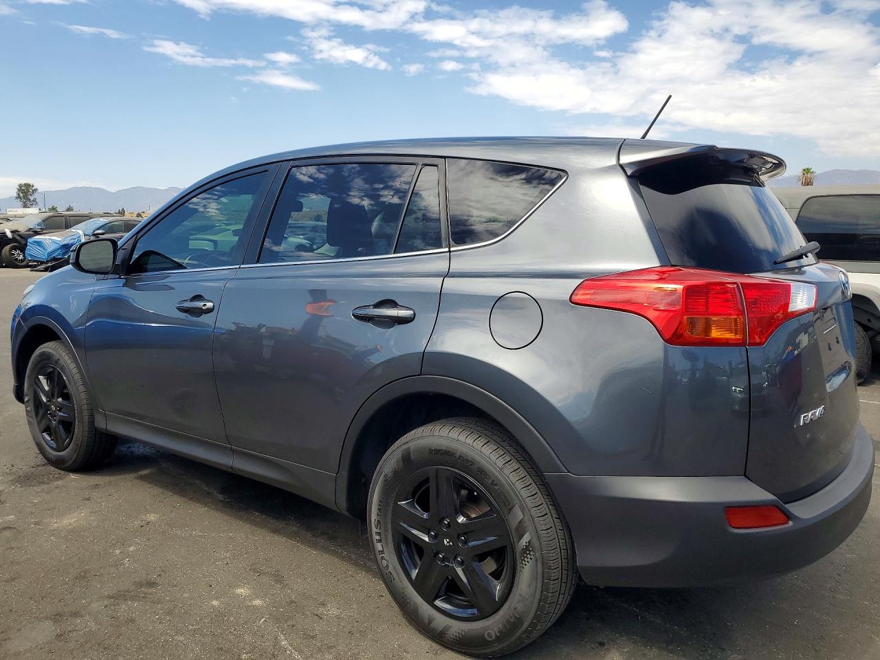 2015 TOYOTA RAV4 LE — снимка 2
