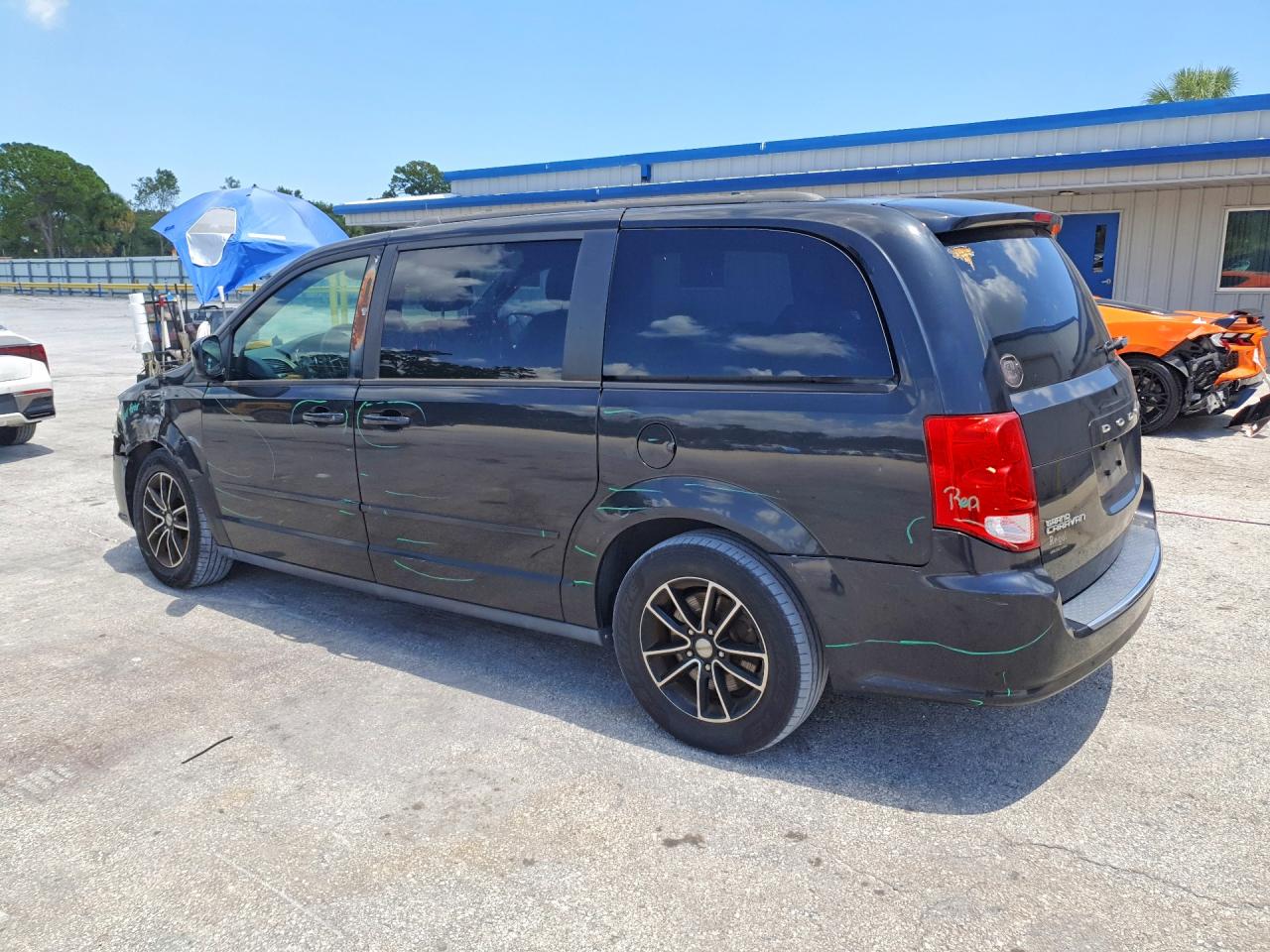 2016 DODGE GRAND CARAVAN R/T — снимка 2