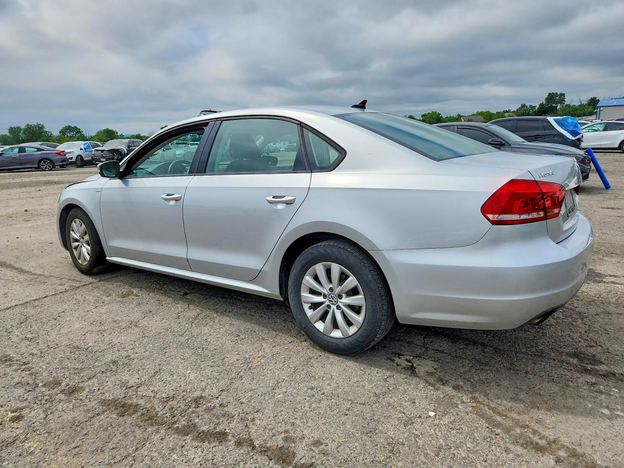 2015 VOLKSWAGEN PASSAT S — снимка 2