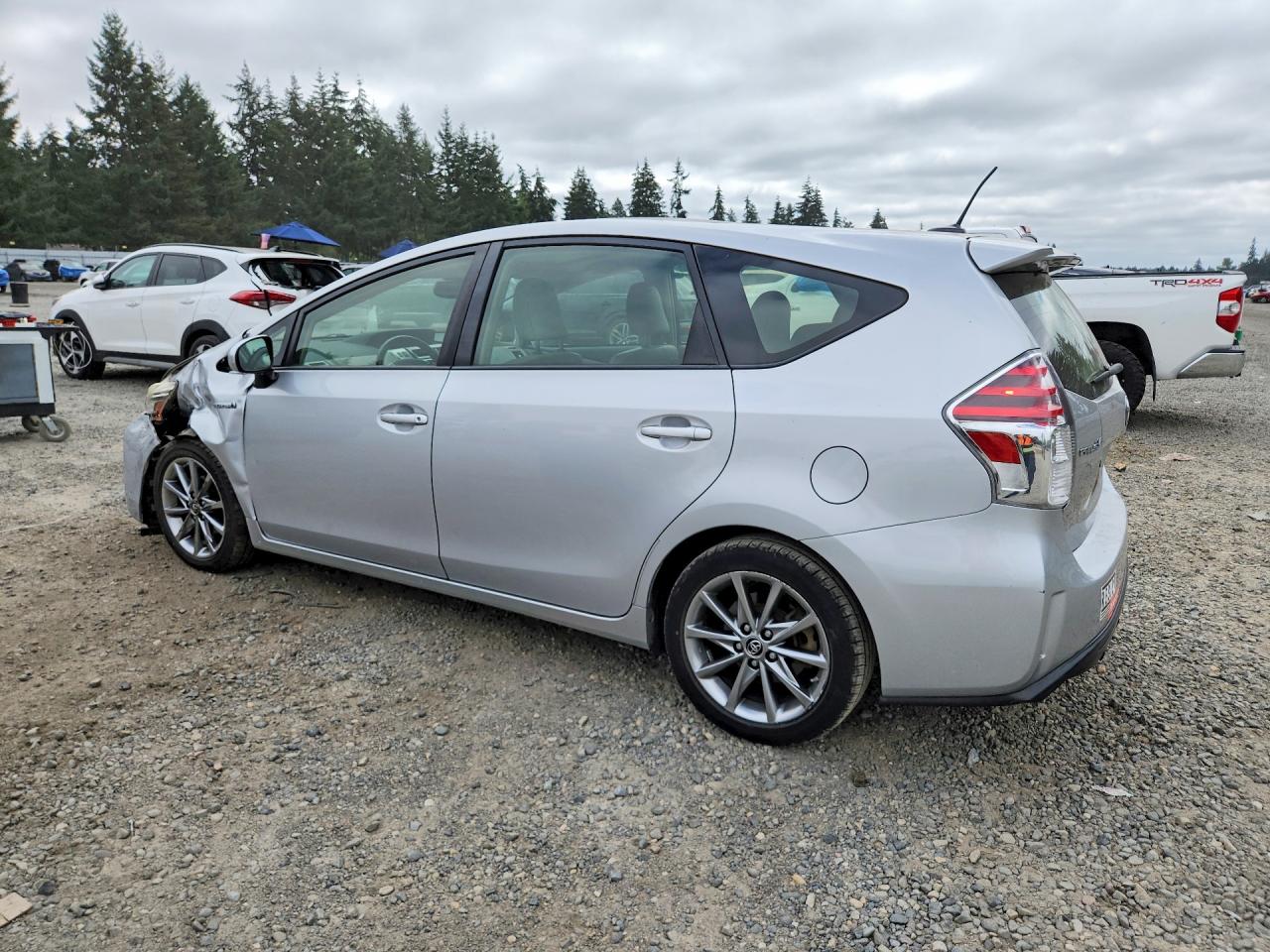 2015 TOYOTA PRIUS V FIVE — снимка 2