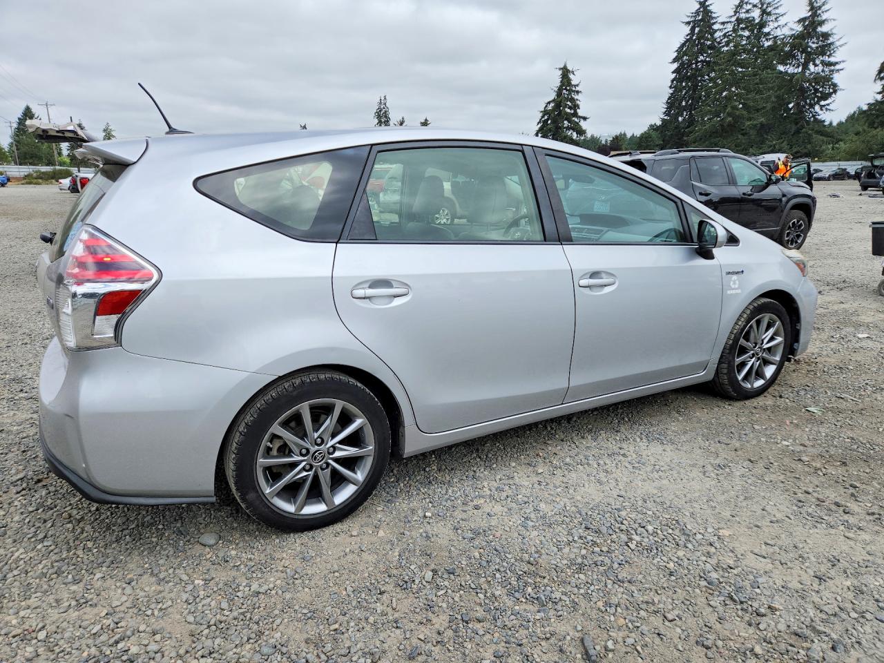 2015 TOYOTA PRIUS V FIVE — снимка 3