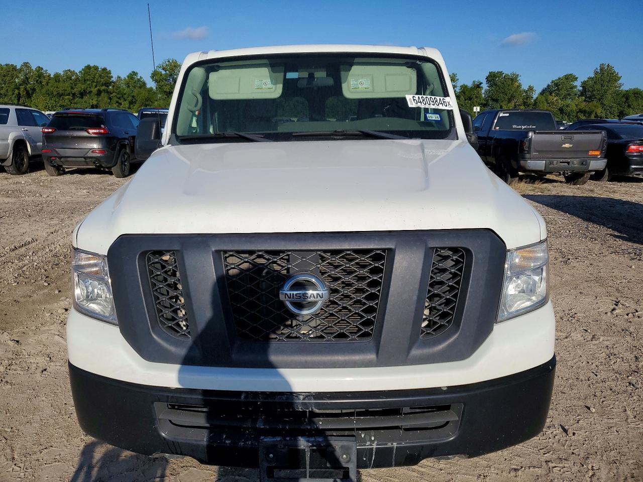 2017 NISSAN NV 2500 HD S — снимка 5