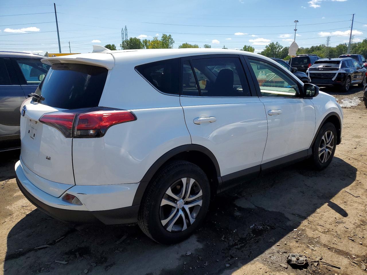2017 TOYOTA RAV4 LE — снимка 3