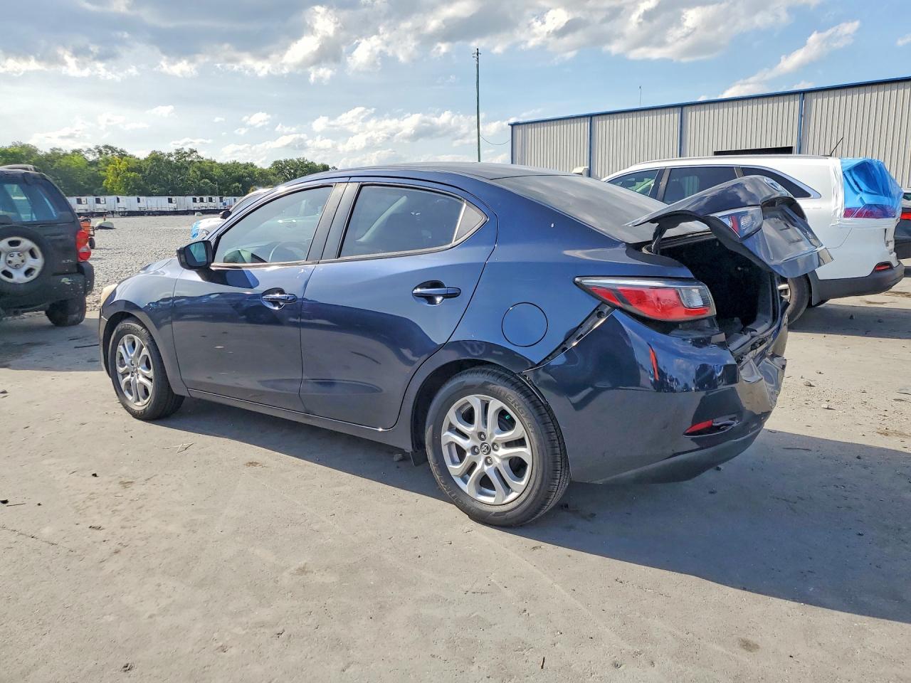2017 TOYOTA YARIS IA BASE — снимка 2