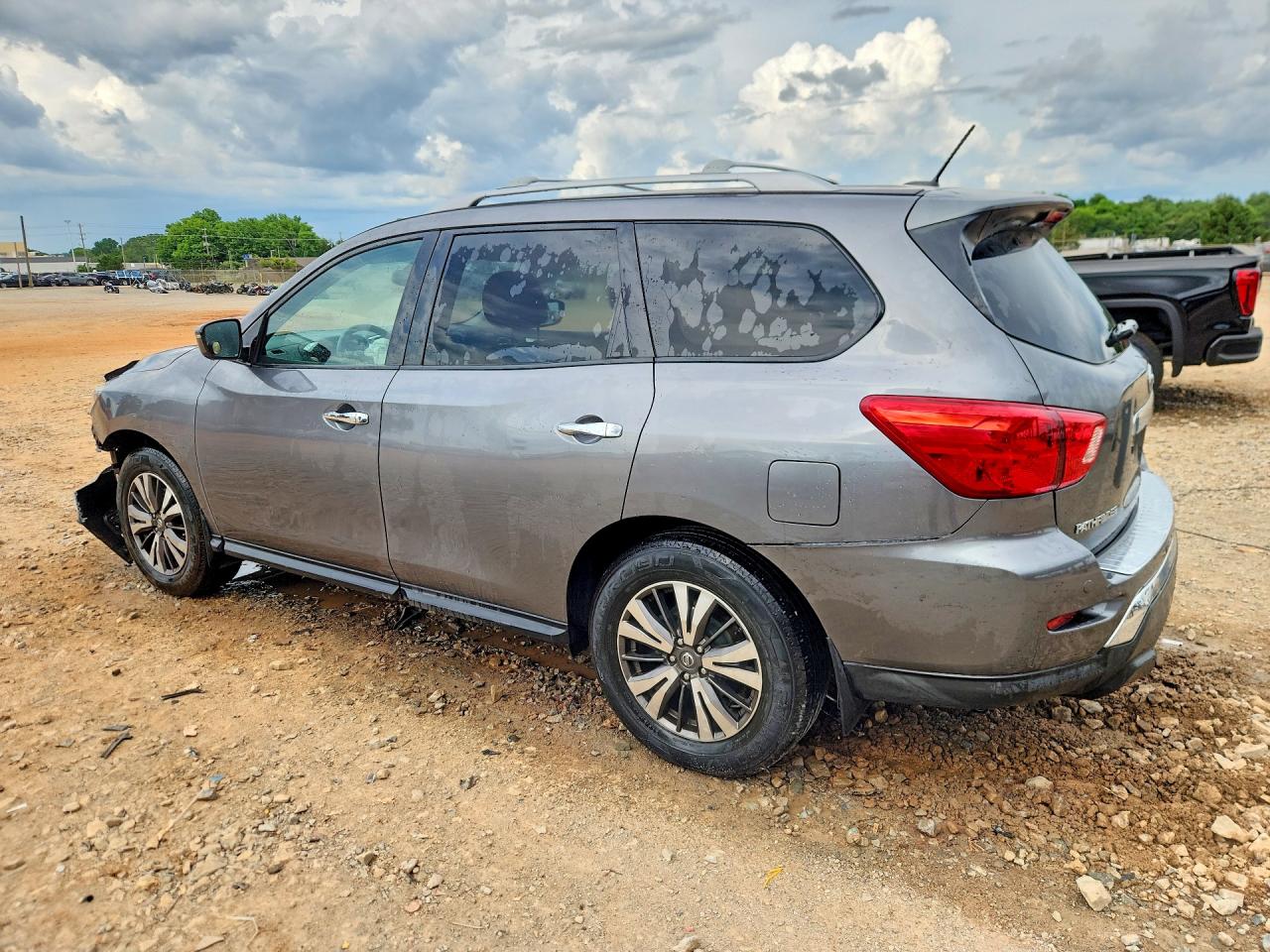 2017 NISSAN PATHFINDER SV — снимка 2