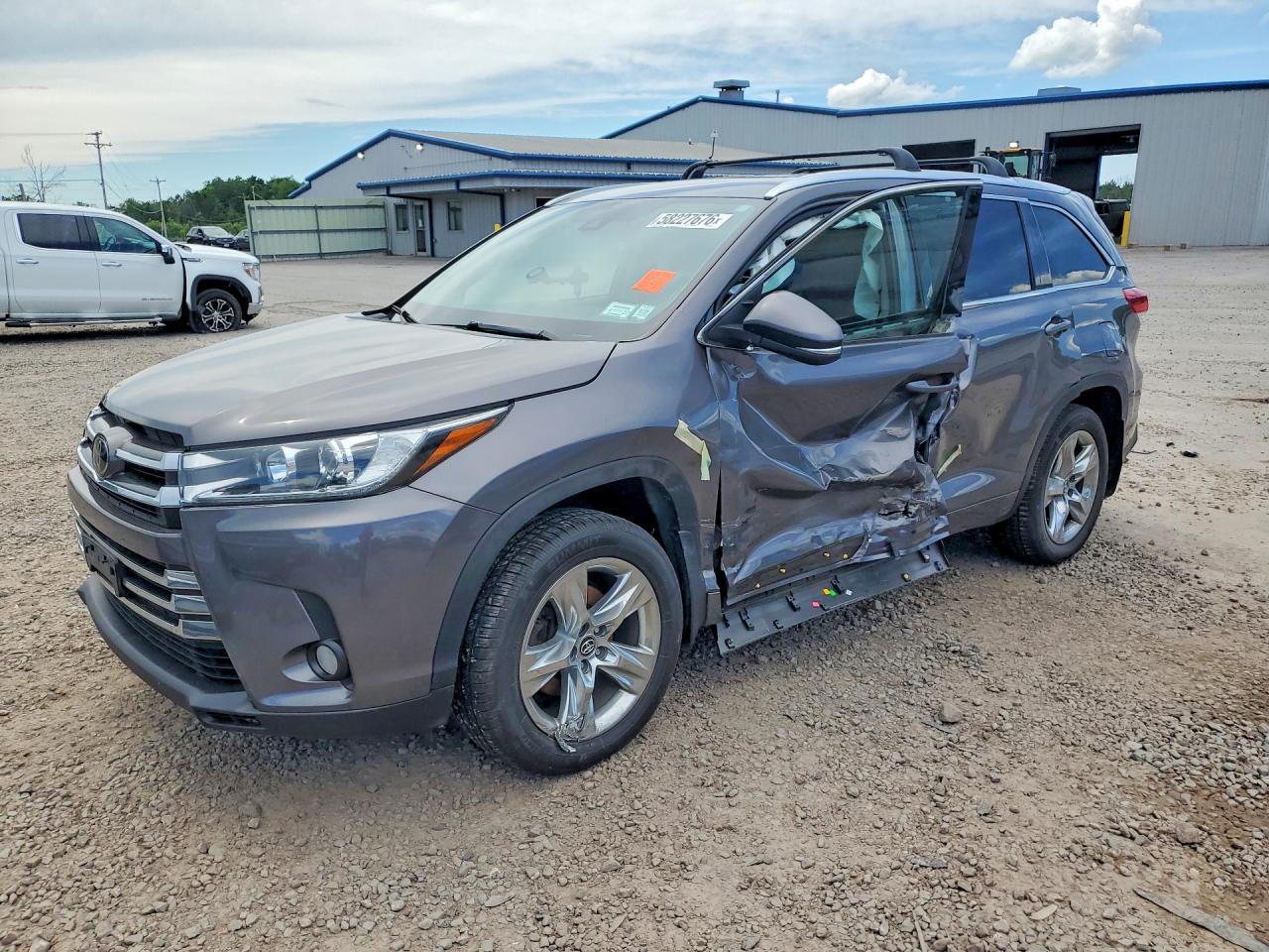 2018 TOYOTA HIGHLANDER LIMITED