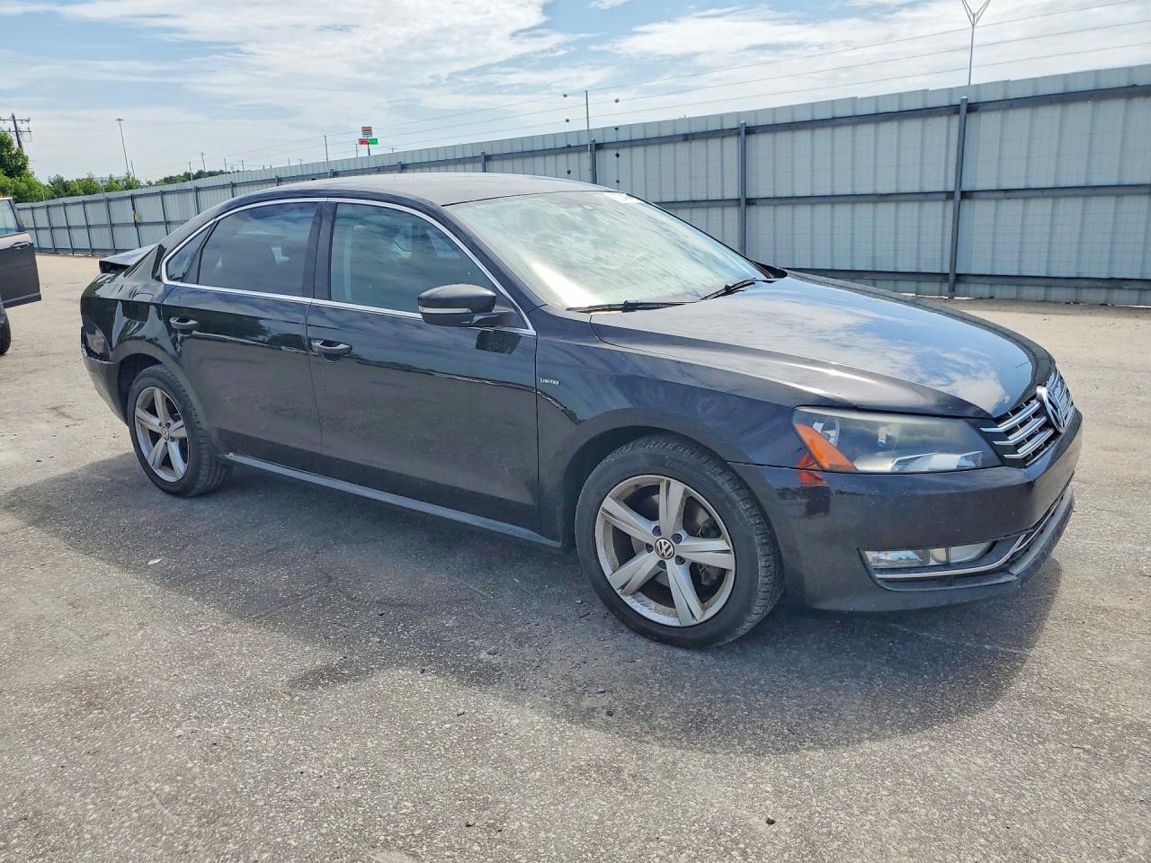 2015 VOLKSWAGEN PASSAT S — снимка 4