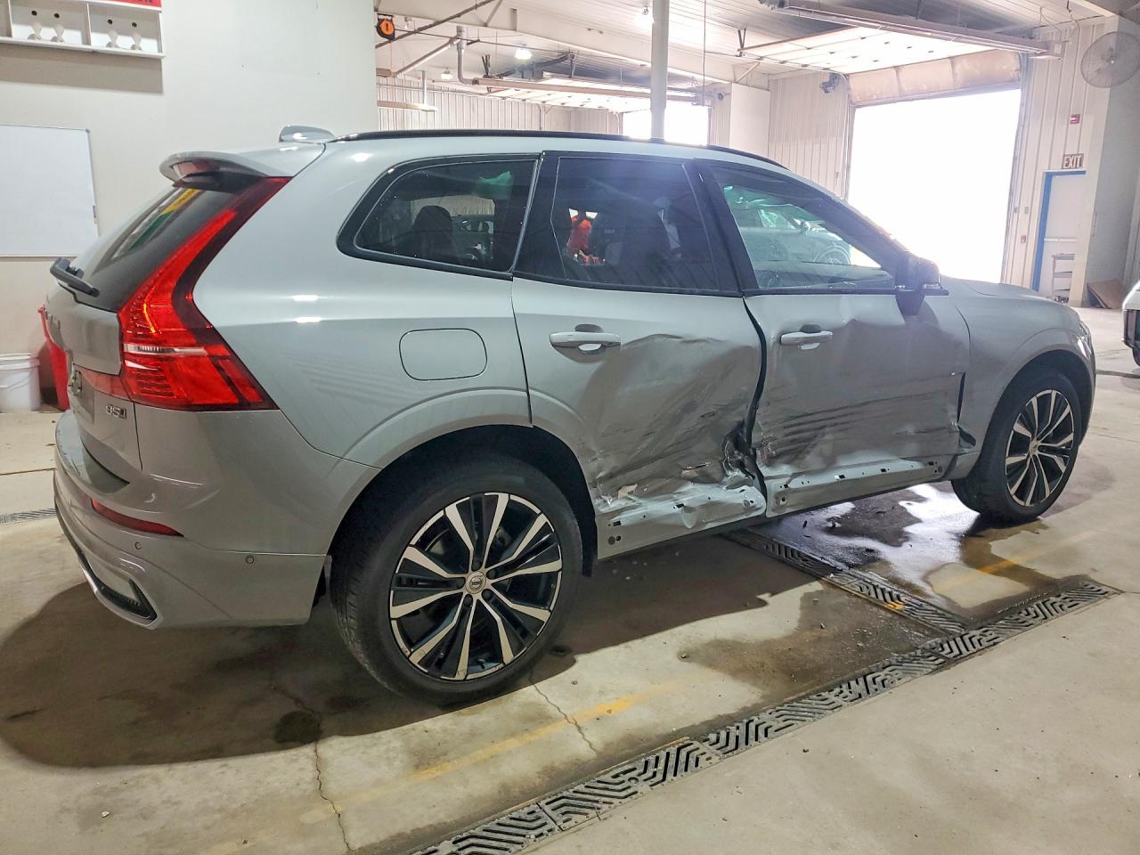 2025 VOLVO XC60 PLUS — снимка 3