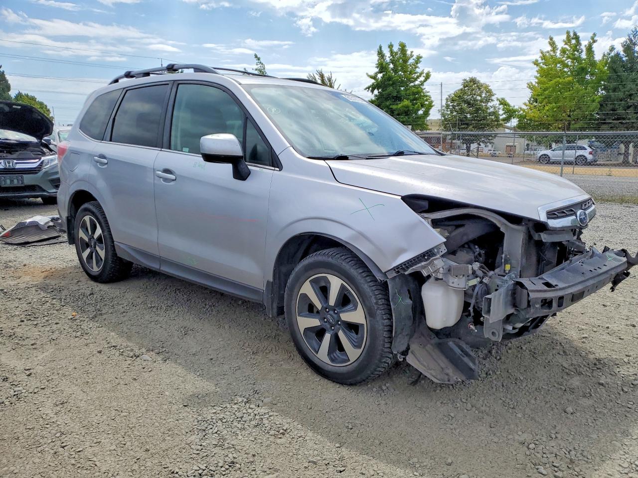 2017 SUBARU FORESTER 2.5I LIMITED — снимка 4
