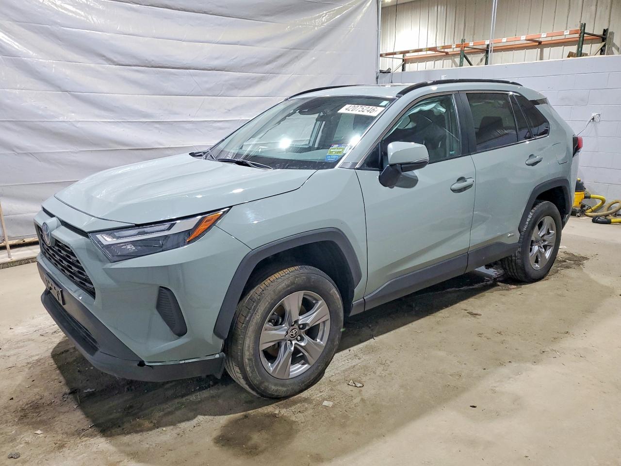2023 TOYOTA RAV4 HYBRID XLE