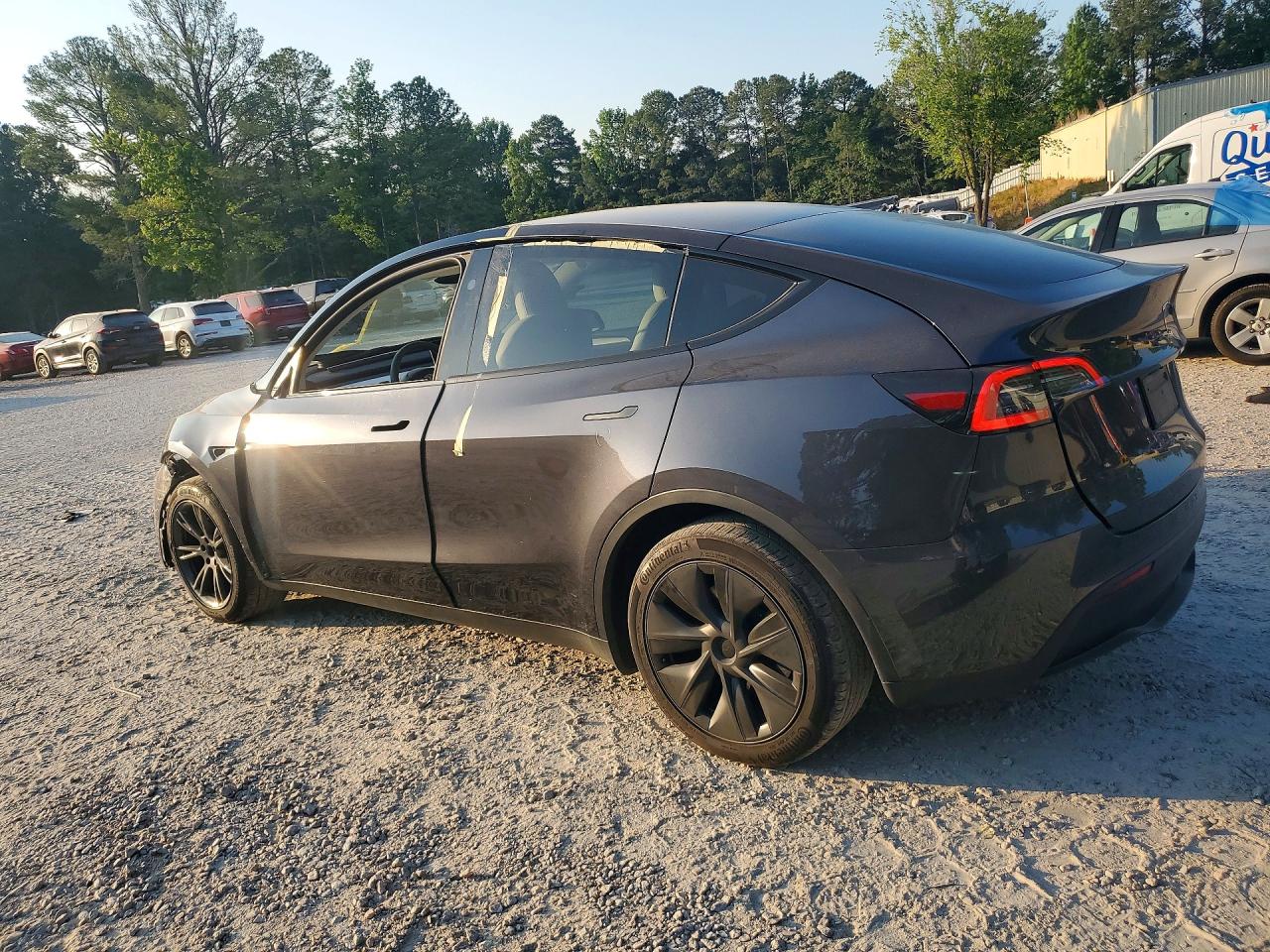 2025 TESLA MODEL Y — снимка 2