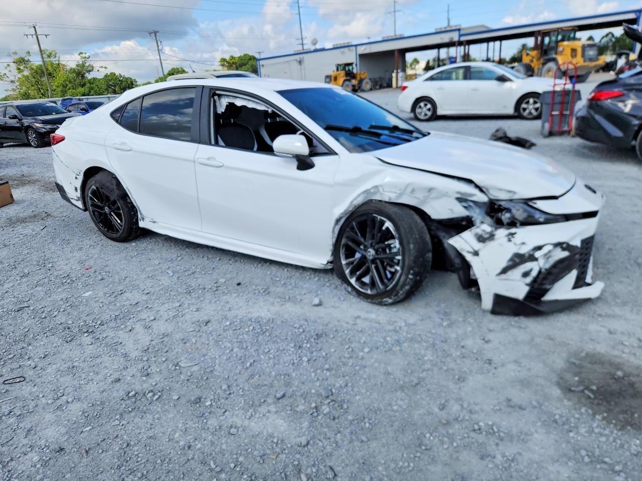 2025 TOYOTA CAMRY SE — снимка 4