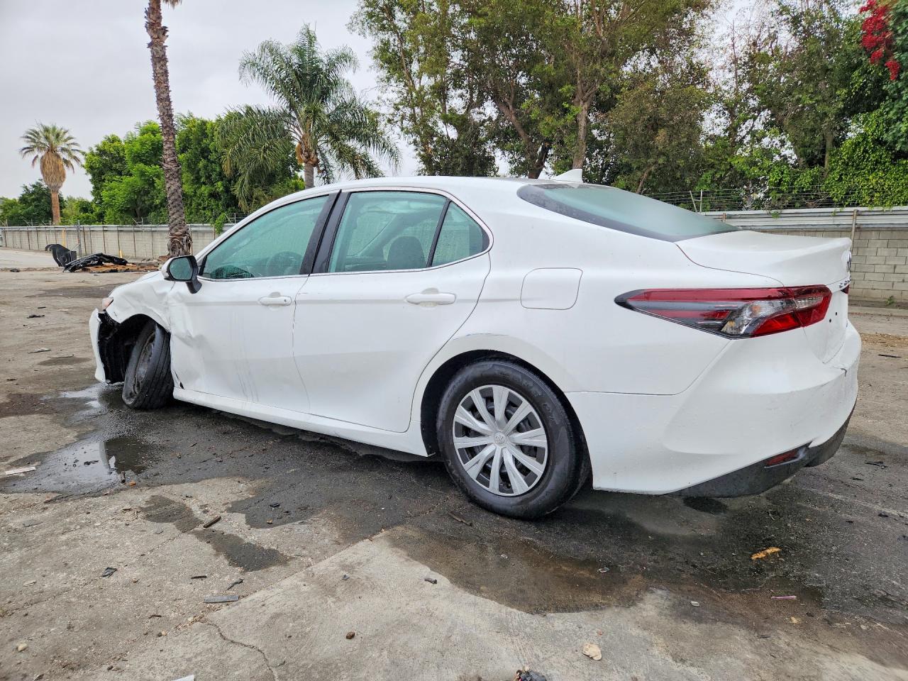 2023 TOYOTA CAMRY LE — снимка 2