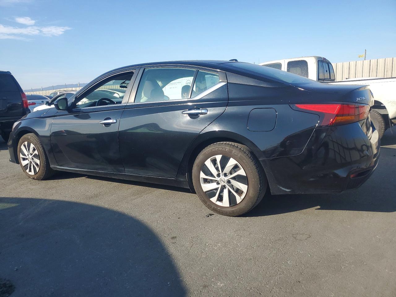 2019 NISSAN ALTIMA S — снимка 2