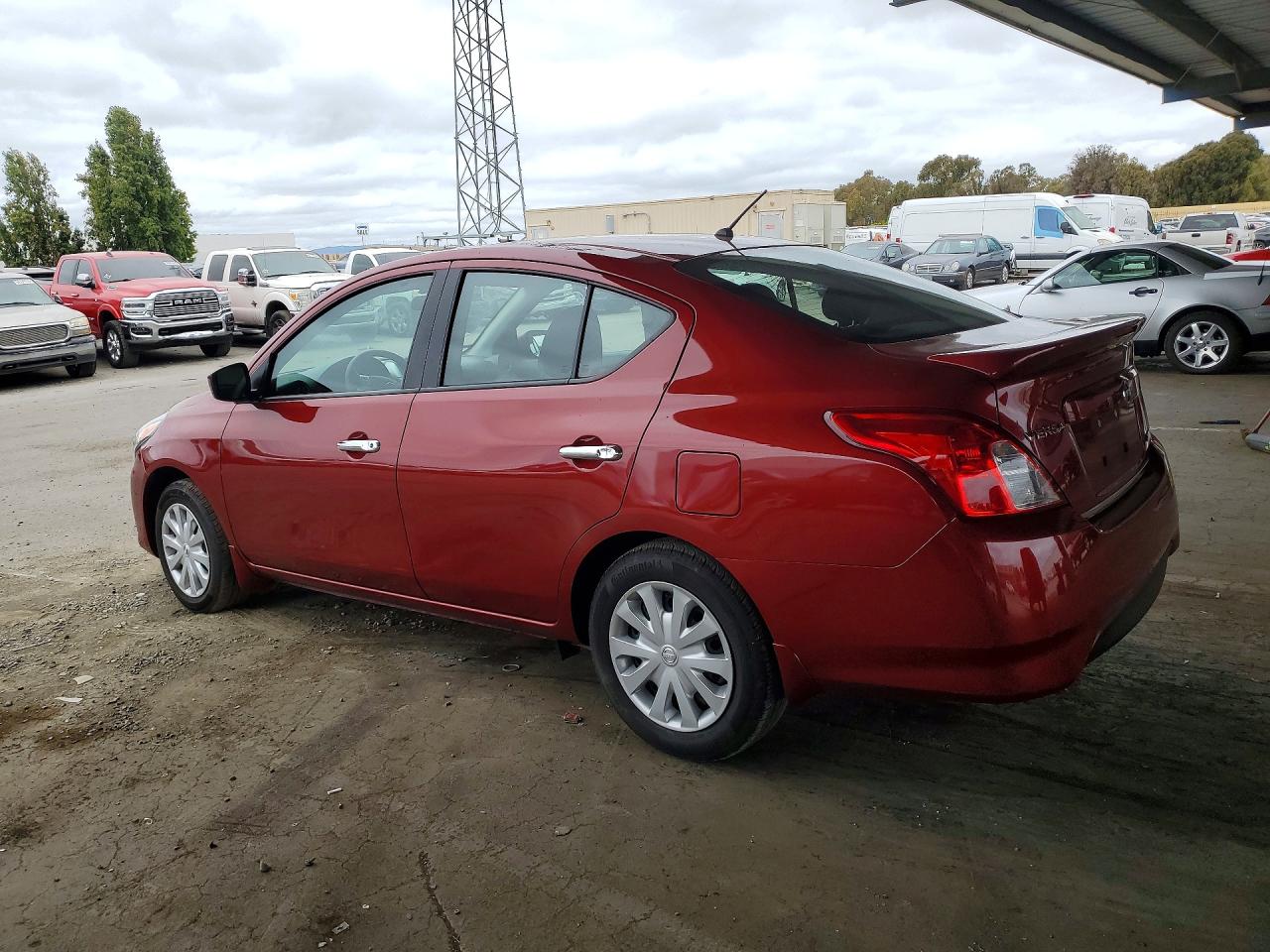 2016 NISSAN VERSA 1.6 SV — снимка 2