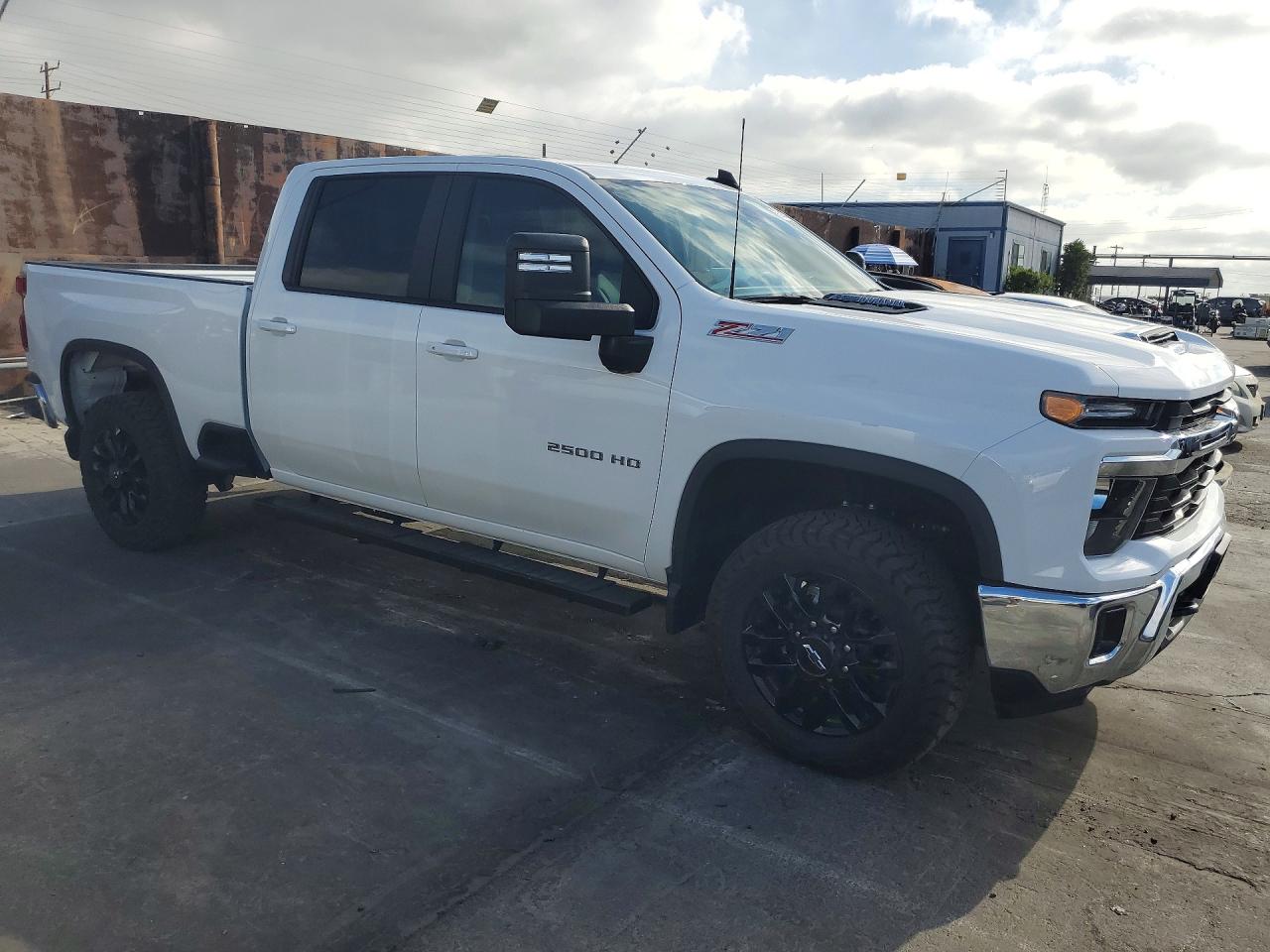 2025 CHEVROLET SILVERADO K2500 HEAVY DUTY LT — снимка 4