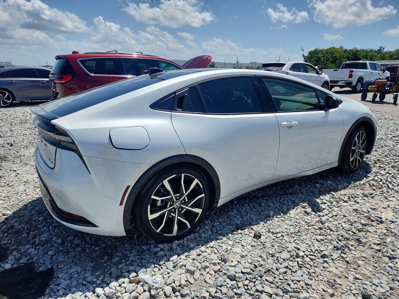 2026 TOYOTA PRIUS PLUG-IN HYBRID XSE — снимка 3