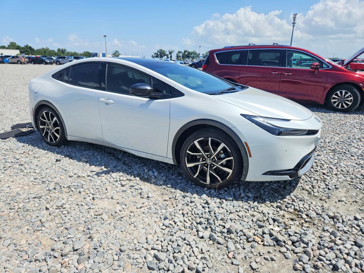 2026 TOYOTA PRIUS PLUG-IN HYBRID XSE — снимка 4