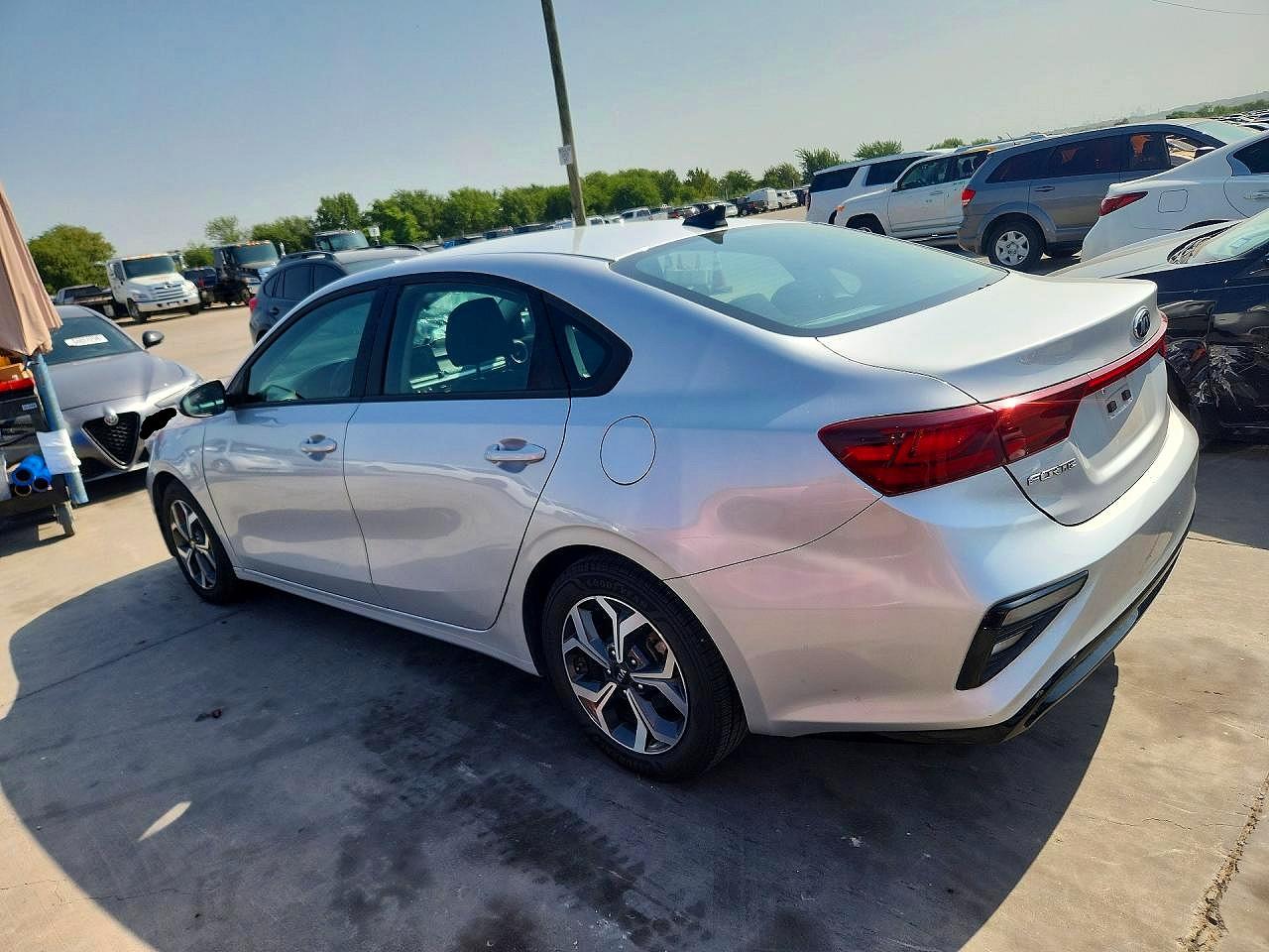 2021 KIA FORTE LXS — снимка 2