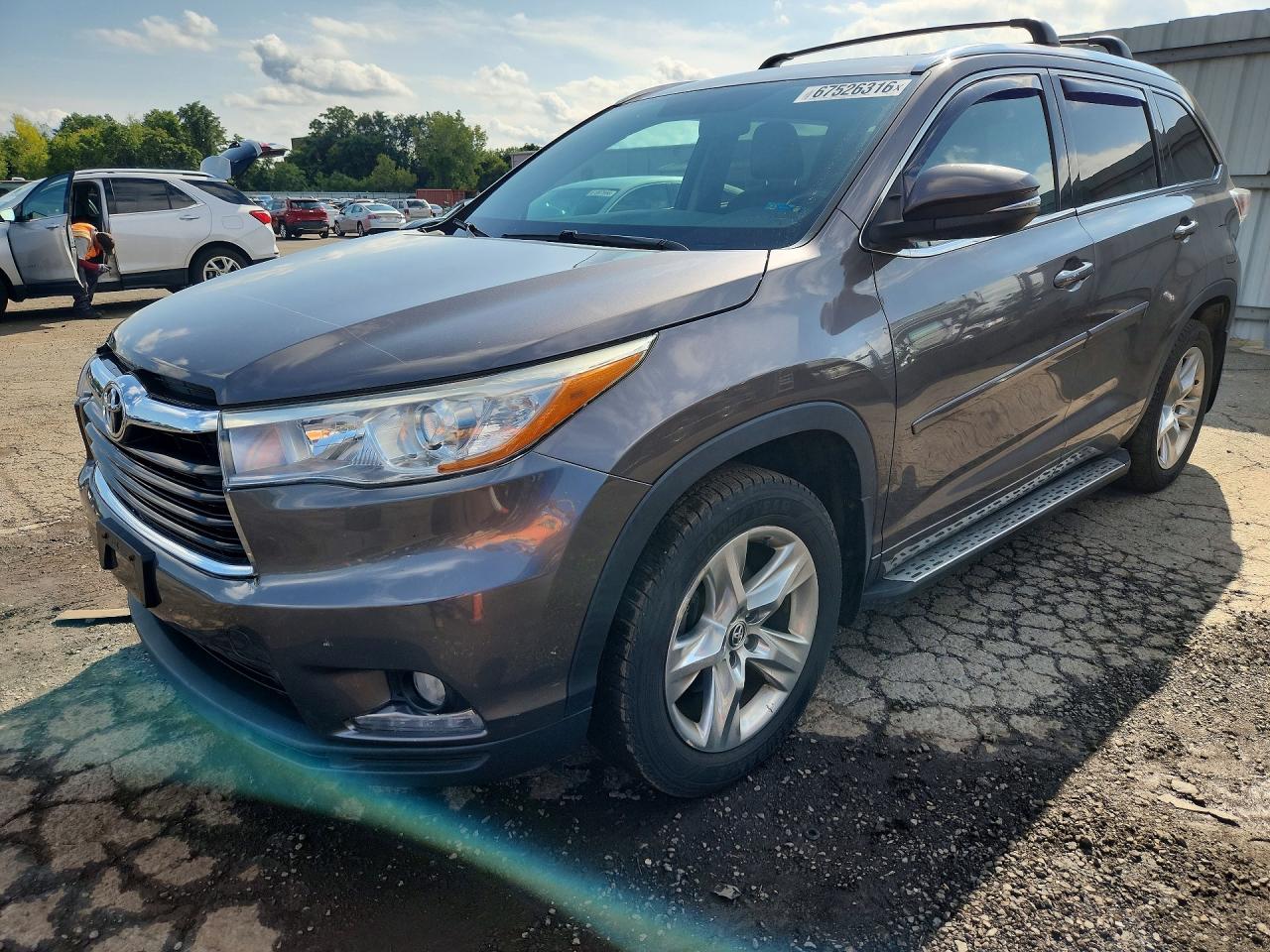 2016 TOYOTA HIGHLANDER LIMITED