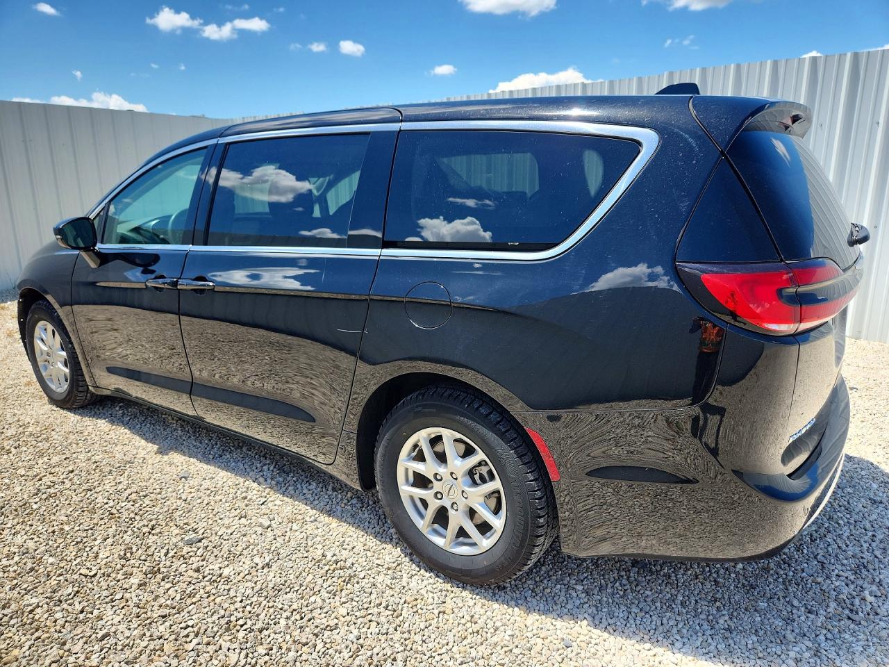 2024 CHRYSLER PACIFICA TOURING L — снимка 2