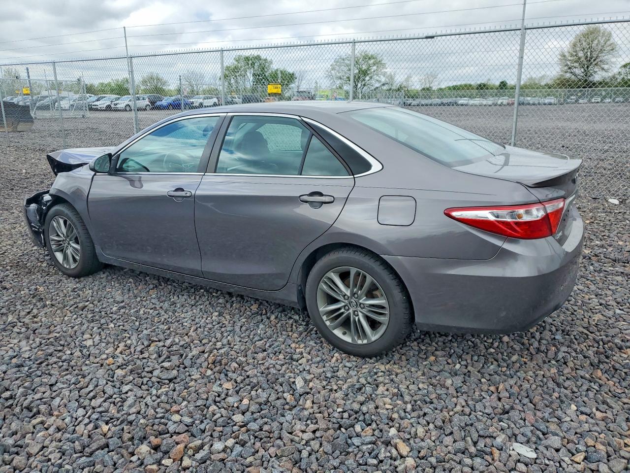 2016 TOYOTA CAMRY SE — снимка 2