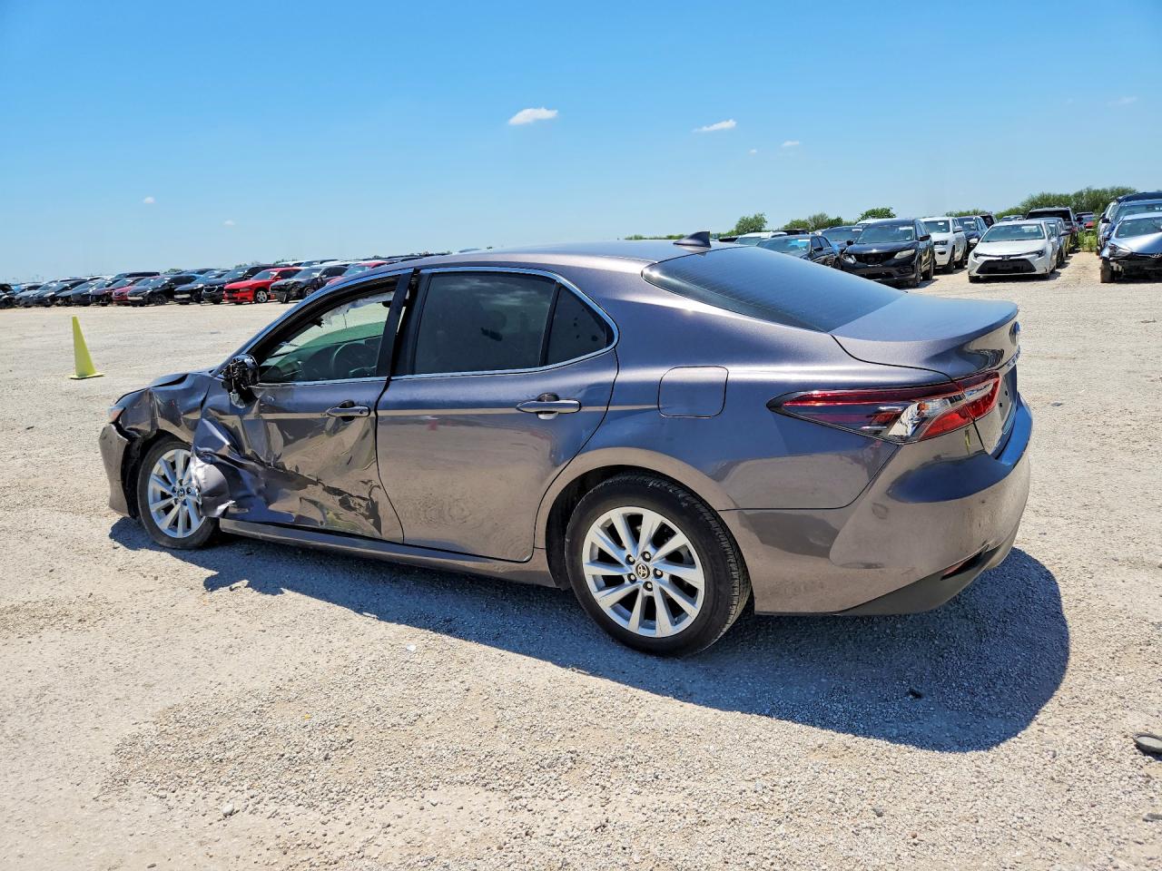 2024 TOYOTA CAMRY LE — снимка 2