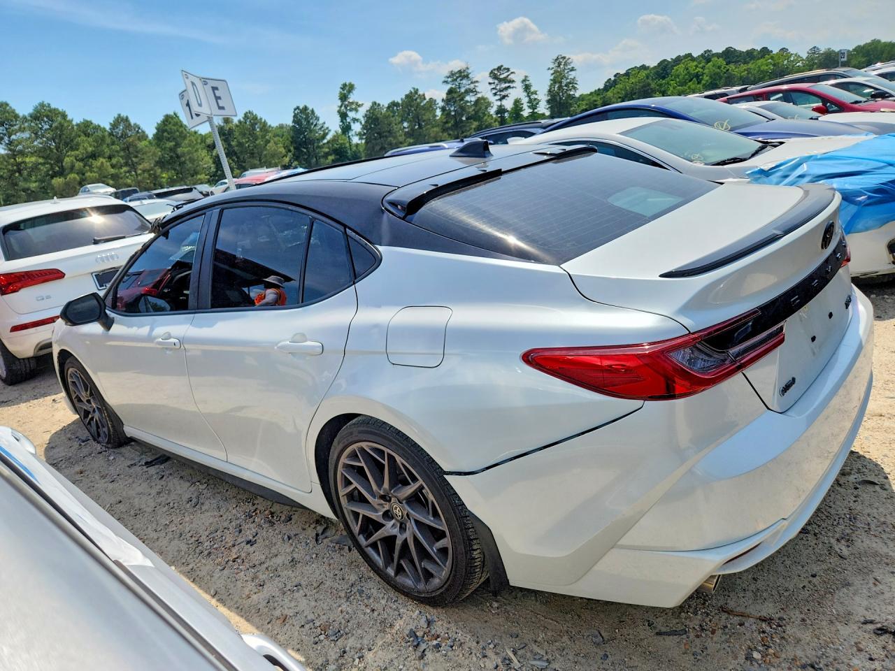2025 TOYOTA CAMRY XSE — снимка 2